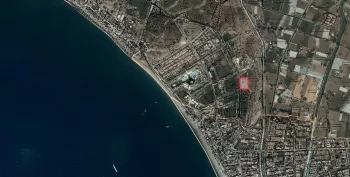 قطعة أرض كبيرة متاحة للبيع في كاليس مناسبة لمشروع فندقي.